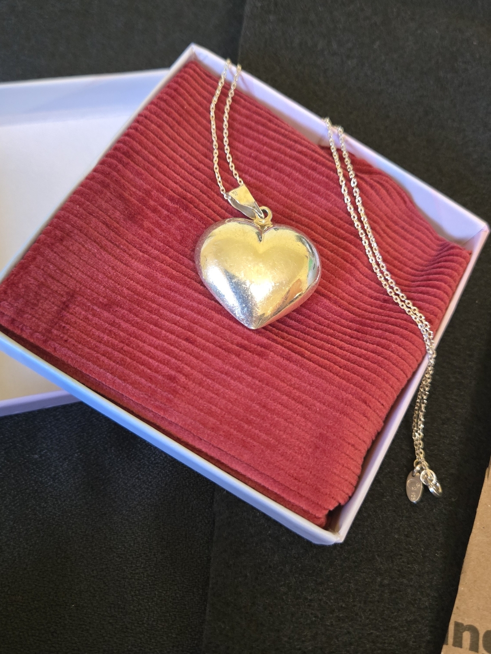 925 Sterling Silver Puffy Heart Pendant Necklace With Gift Box

Description
